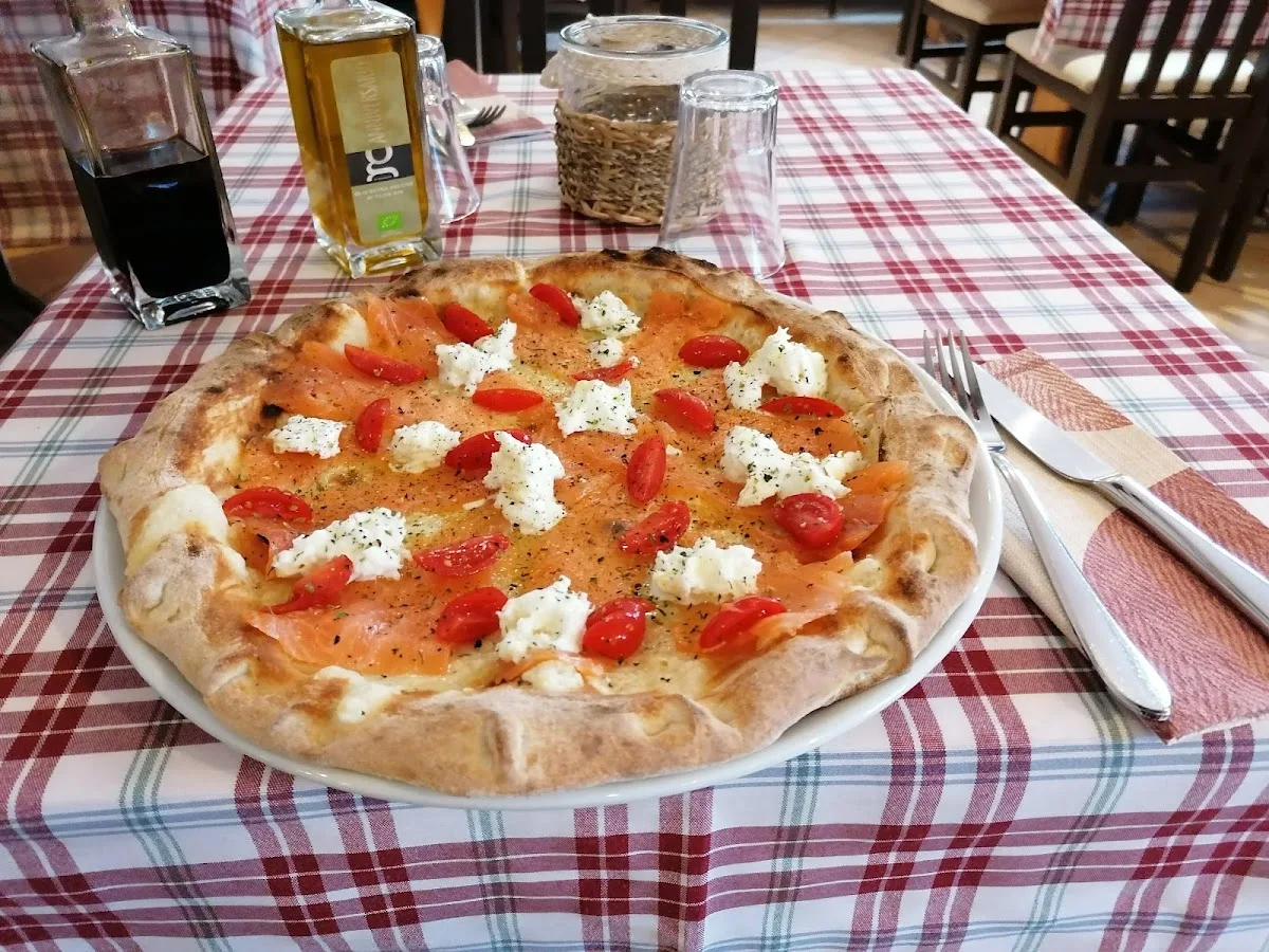 Pizza Salmone — Pane e Pino Fellbach