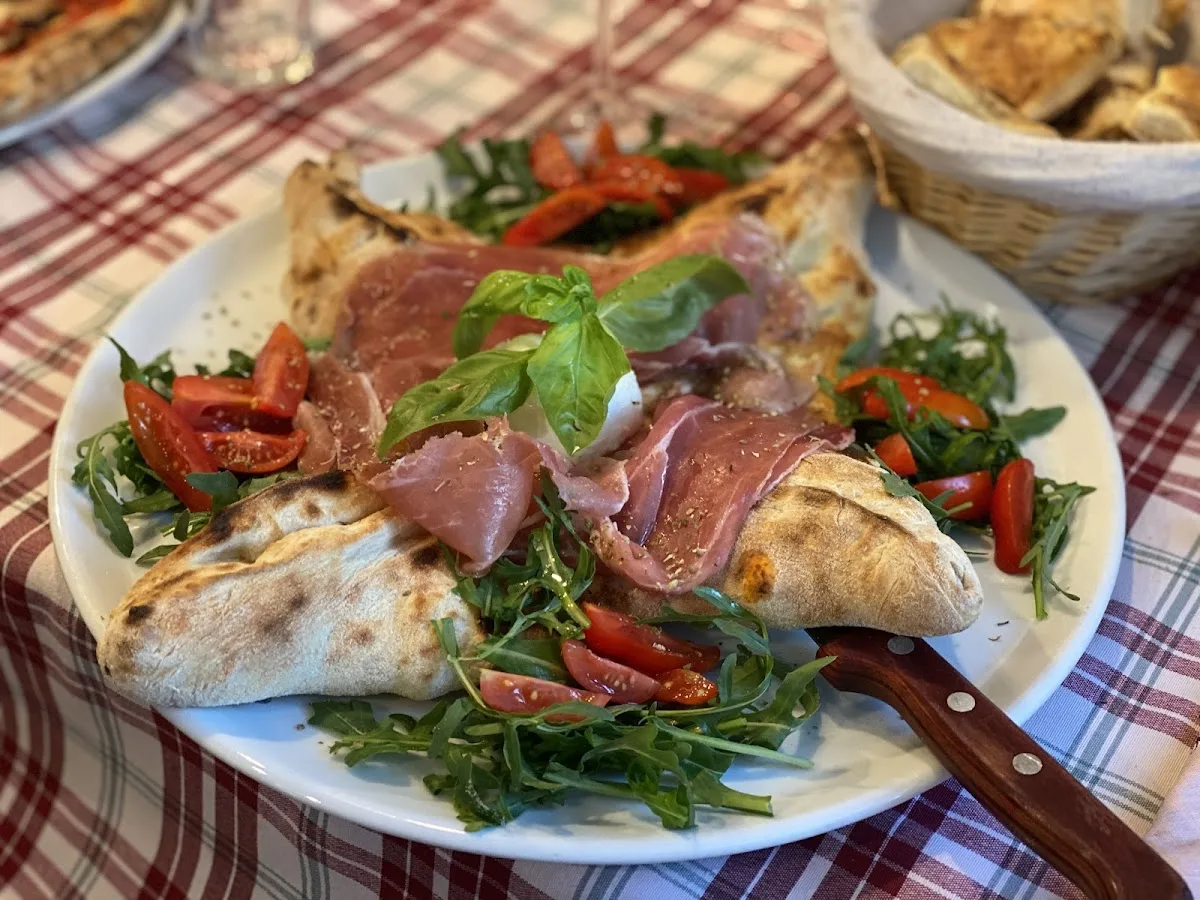 Calzone Prosciutto — Pane e Pino Fellbach